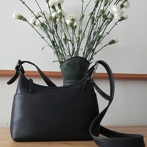 Coach Legacy Hobo Handbag L040-9136